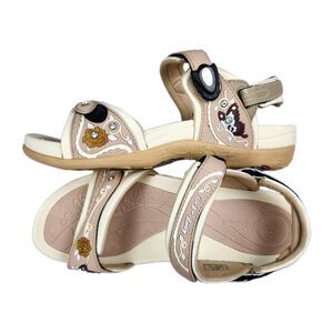 Gold Pigeon Walking Sandals 5991 Tan Ergonomic Womens 8/8.5 Snap Water-Ready